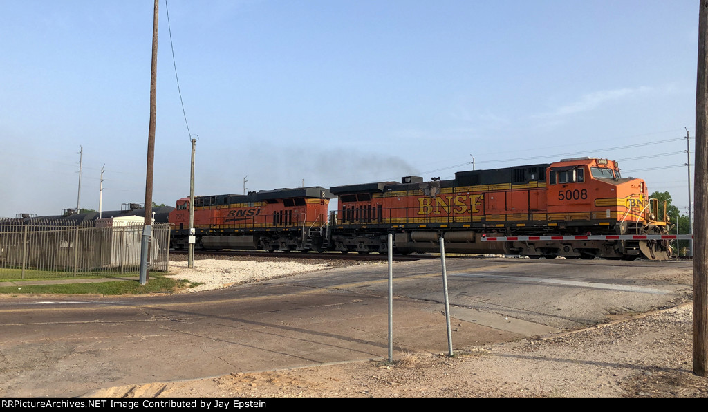 BNSF 5008 crosses Third Street